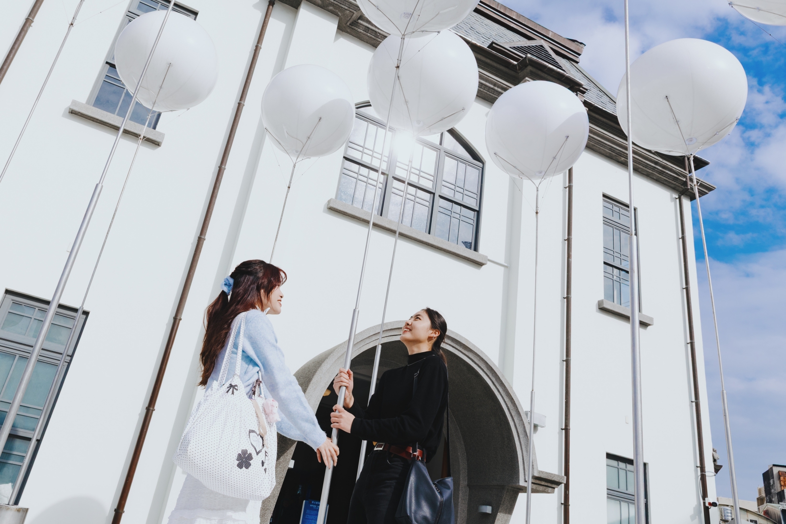 120萬優選作品《一首天空的歌》邀請南臺灣民眾和天空即興合奏。